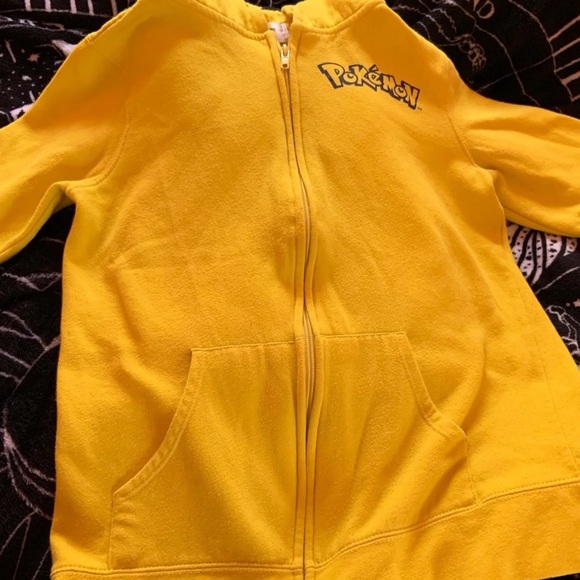 ❤️💛 Pokémon Pikachu Set 💛❤️ - Picture 5 of 7